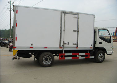 Cina 5 Ton Didinginkan Box Truck Freezer Van Body Fiberglass Inner Dan Outer Wall pemasok