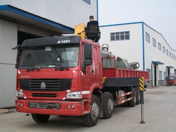 Cina XCMG Truck Mounted Crane Howo 50 Ton Telescopic Hydraulic Crane Untuk Mengangkut Cargo pemasok